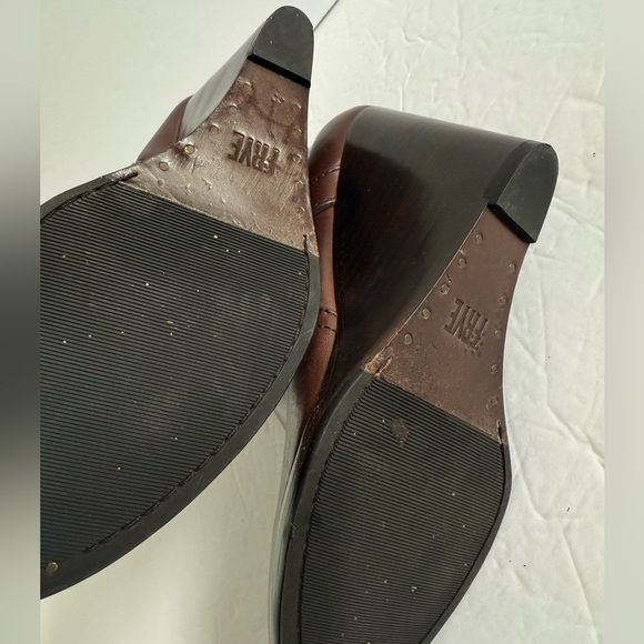 Frye Brown Wedge Heel Ankle Booties Boots with Gold Buckle Women Size 6.5 - Picture 12 of 13